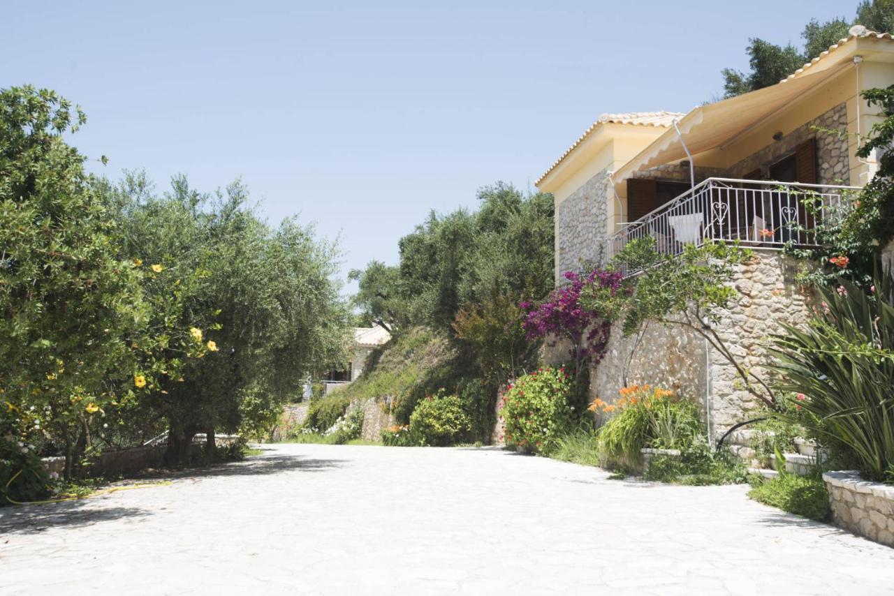 Mary'S Panorama Houses Gialova Exterior photo